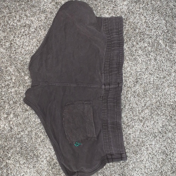 Volcom shorts - Picture 2 of 4